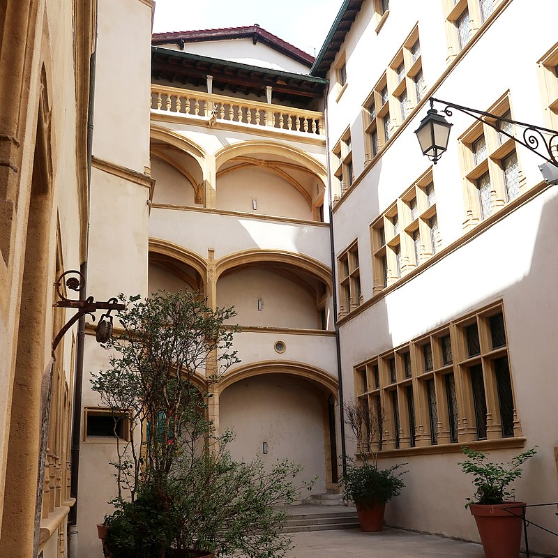 Photographie de la cour intérieure des Musées Gadagne.